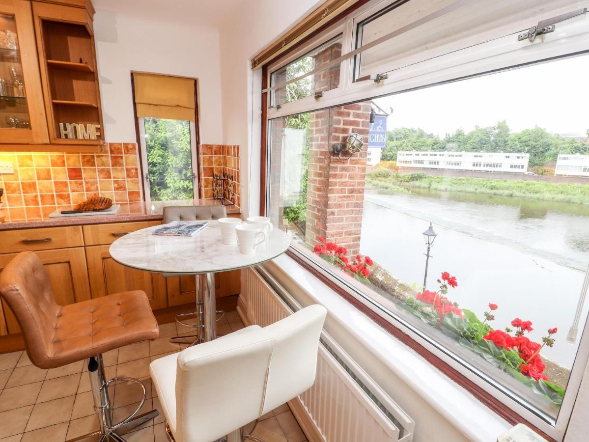 Dee Heights Penthouse Apartment Chester Bagian luar foto